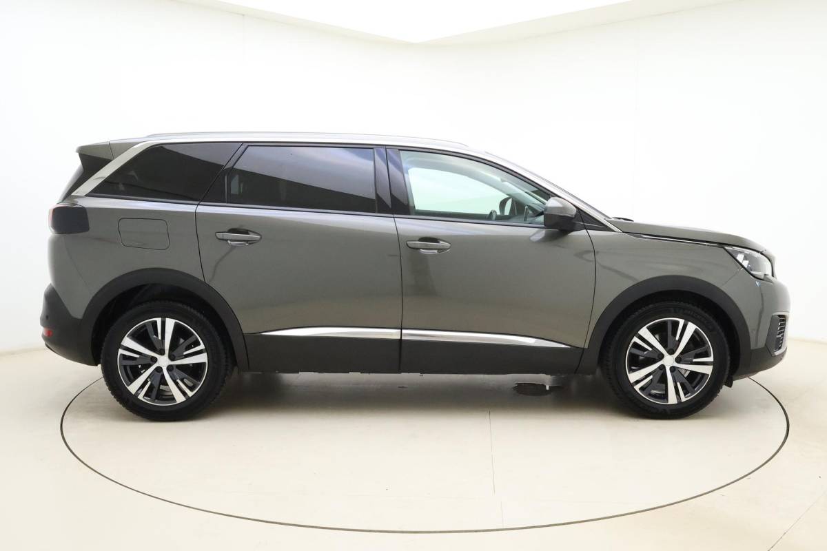Peugeot 5008 Peugeot 5008 1.2 PureTech GT-Line | Apple carplay/Android auto | Automatische airco | Cruise control | Lichtmetalen velgen 19” | Navigatie |