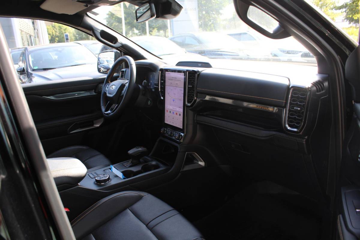 Ford Ranger Ford Ranger 2.0 Double Cab EcoBlue Wildtrak 204pk | Trekhaak | 360 graden camera | Rollertop Elektrisch | Stoelverwarming | Adaptive Cruise Control