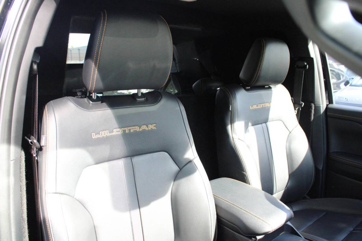 Ford Ranger Ford Ranger 2.0 Double Cab EcoBlue Wildtrak 204pk | Trekhaak | 360 graden camera | Rollertop Elektrisch | Stoelverwarming | Adaptive Cruise Control