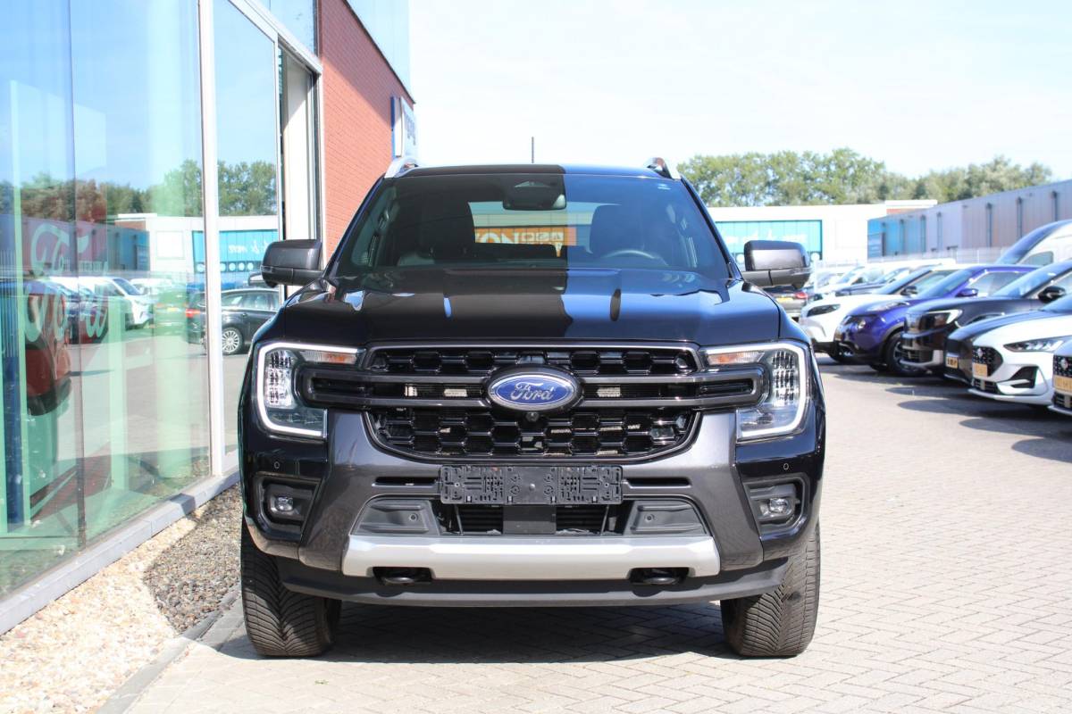Ford Ranger Ford Ranger 2.0 Double Cab EcoBlue Wildtrak 204pk | Trekhaak | 360 graden camera | Rollertop Elektrisch | Stoelverwarming | Adaptive Cruise Control