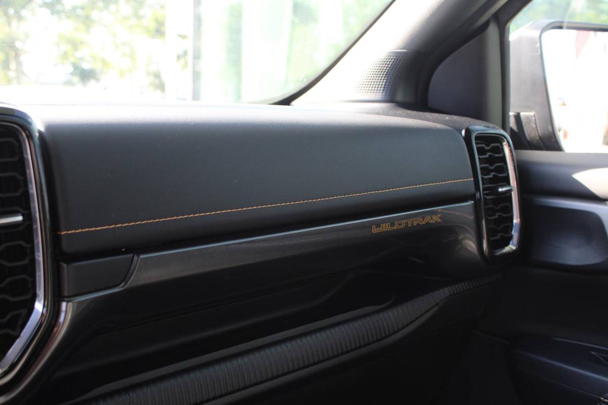 Ford Ranger Ford Ranger 2.0 Double Cab EcoBlue Wildtrak 204pk | Trekhaak | 360 graden camera | Rollertop Elektrisch | Stoelverwarming | Adaptive Cruise Control