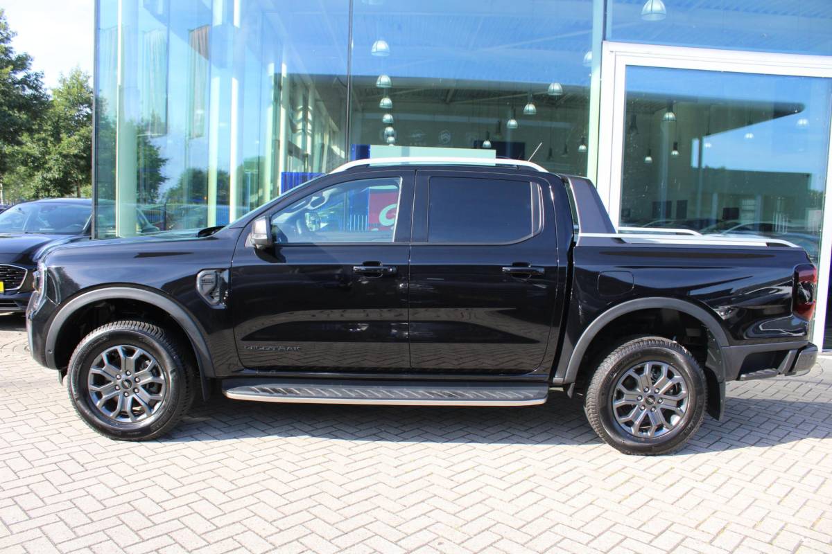 Ford Ranger Ford Ranger 2.0 Double Cab EcoBlue Wildtrak 204pk | Trekhaak | 360 graden camera | Rollertop Elektrisch | Stoelverwarming | Adaptive Cruise Control