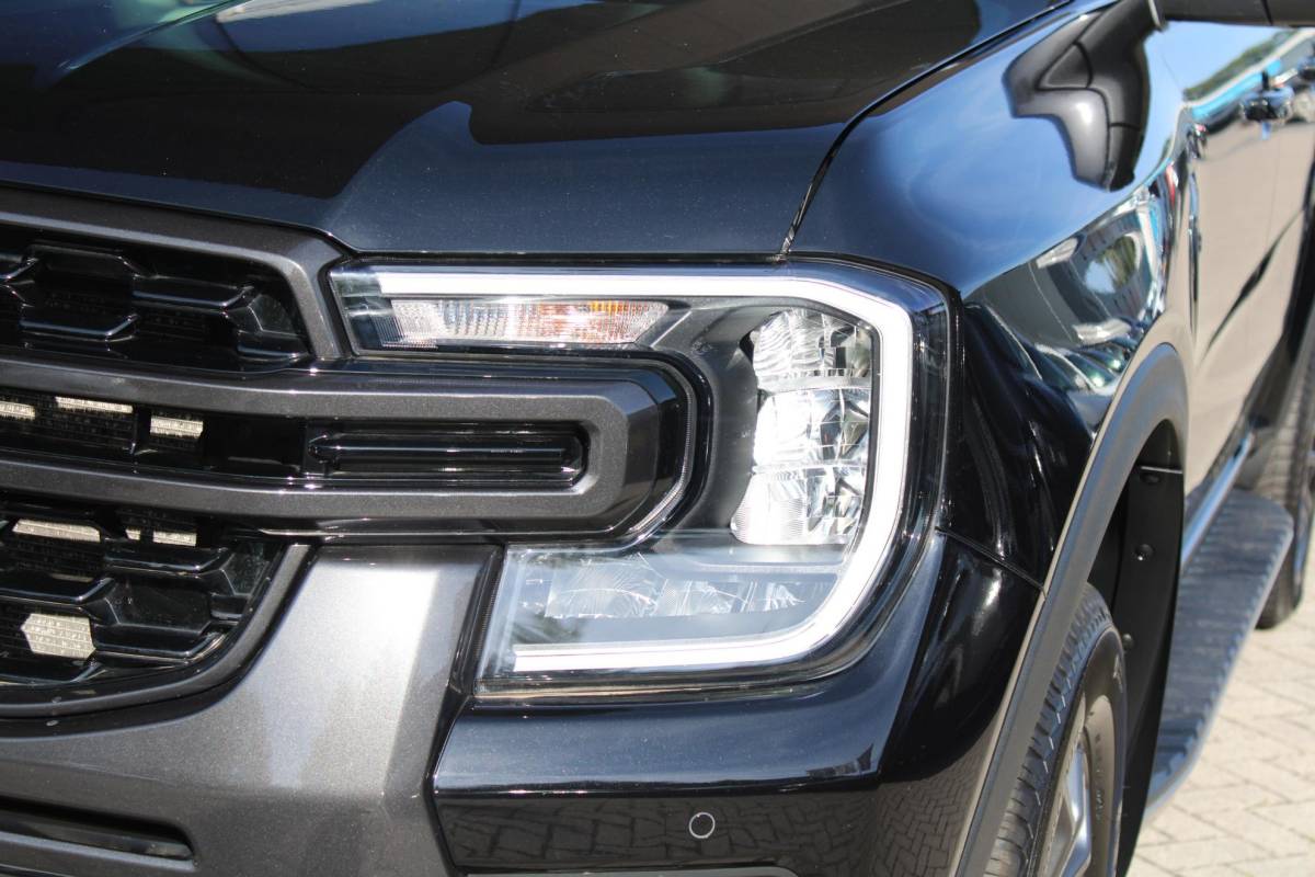 Ford Ranger Ford Ranger 2.0 Double Cab EcoBlue Wildtrak 204pk | Trekhaak | 360 graden camera | Rollertop Elektrisch | Stoelverwarming | Adaptive Cruise Control