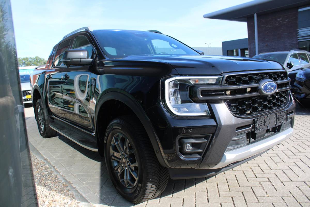 Ford Ranger Ford Ranger 2.0 Double Cab EcoBlue Wildtrak 204pk | Trekhaak | 360 graden camera | Rollertop Elektrisch | Stoelverwarming | Adaptive Cruise Control