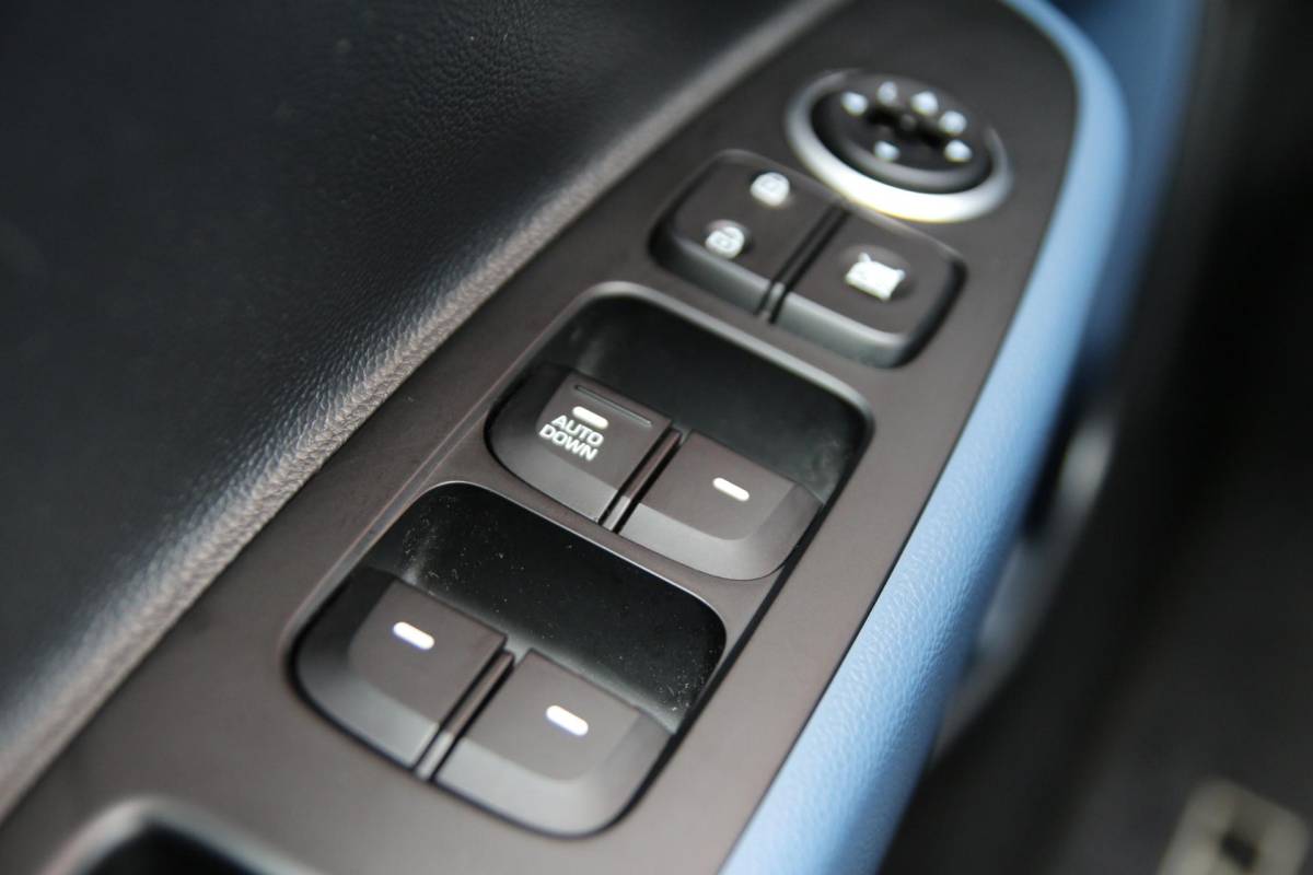Hyundai i10 Hyundai i10 1.0i i-Motion 67pk Comfort | NL-auto | 5 deuren | Climate control | Cruise control |  Centr. deurvergr. | Elek. ramen | Radio | Stuurbekrachtiging |