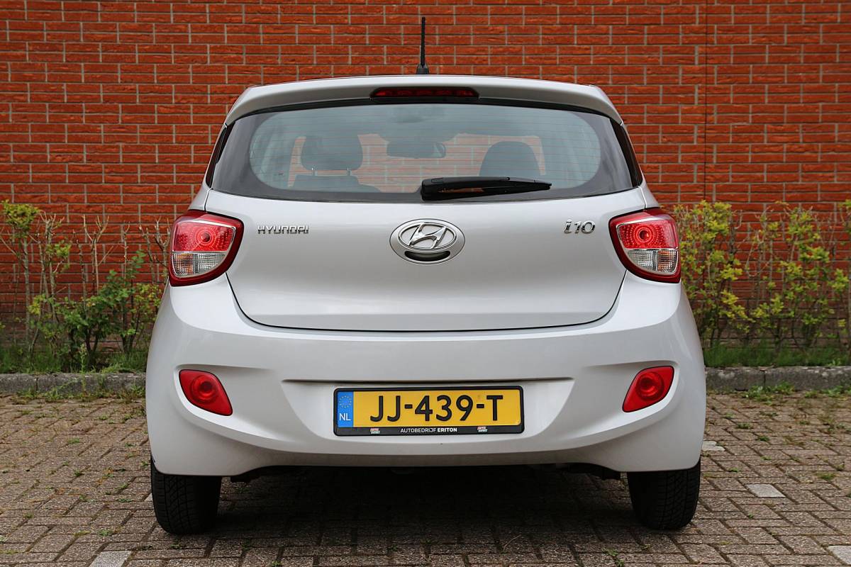 Hyundai i10 Hyundai i10 1.0i i-Motion 67pk Comfort | NL-auto | 5 deuren | Climate control | Cruise control |  Centr. deurvergr. | Elek. ramen | Radio | Stuurbekrachtiging |