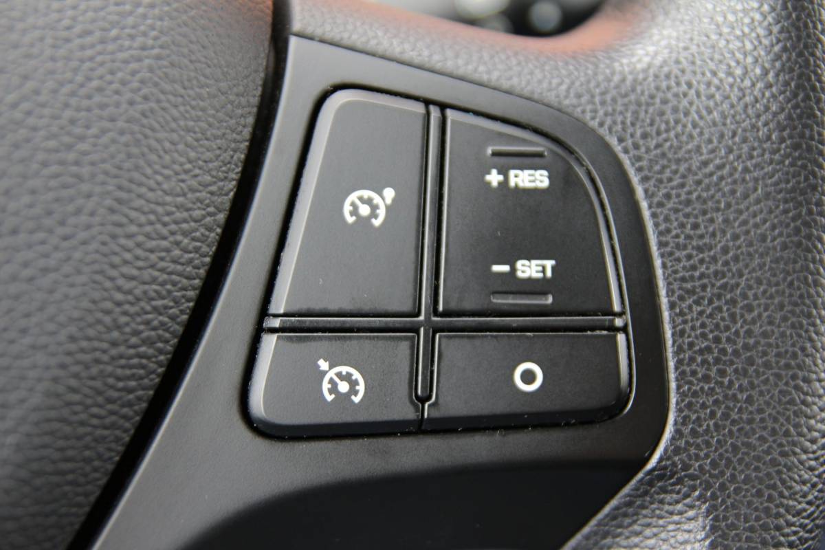 Hyundai i10 Hyundai i10 1.0i i-Motion 67pk Comfort | NL-auto | 5 deuren | Climate control | Cruise control |  Centr. deurvergr. | Elek. ramen | Radio | Stuurbekrachtiging |