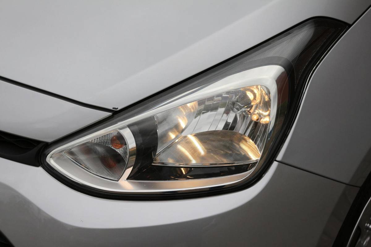 Hyundai i10 Hyundai i10 1.0i i-Motion 67pk Comfort | NL-auto | 5 deuren | Climate control | Cruise control |  Centr. deurvergr. | Elek. ramen | Radio | Stuurbekrachtiging |