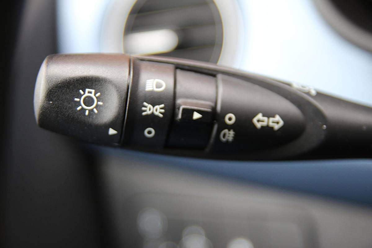 Hyundai i10 Hyundai i10 1.0i i-Motion 67pk Comfort | NL-auto | 5 deuren | Climate control | Cruise control |  Centr. deurvergr. | Elek. ramen | Radio | Stuurbekrachtiging |