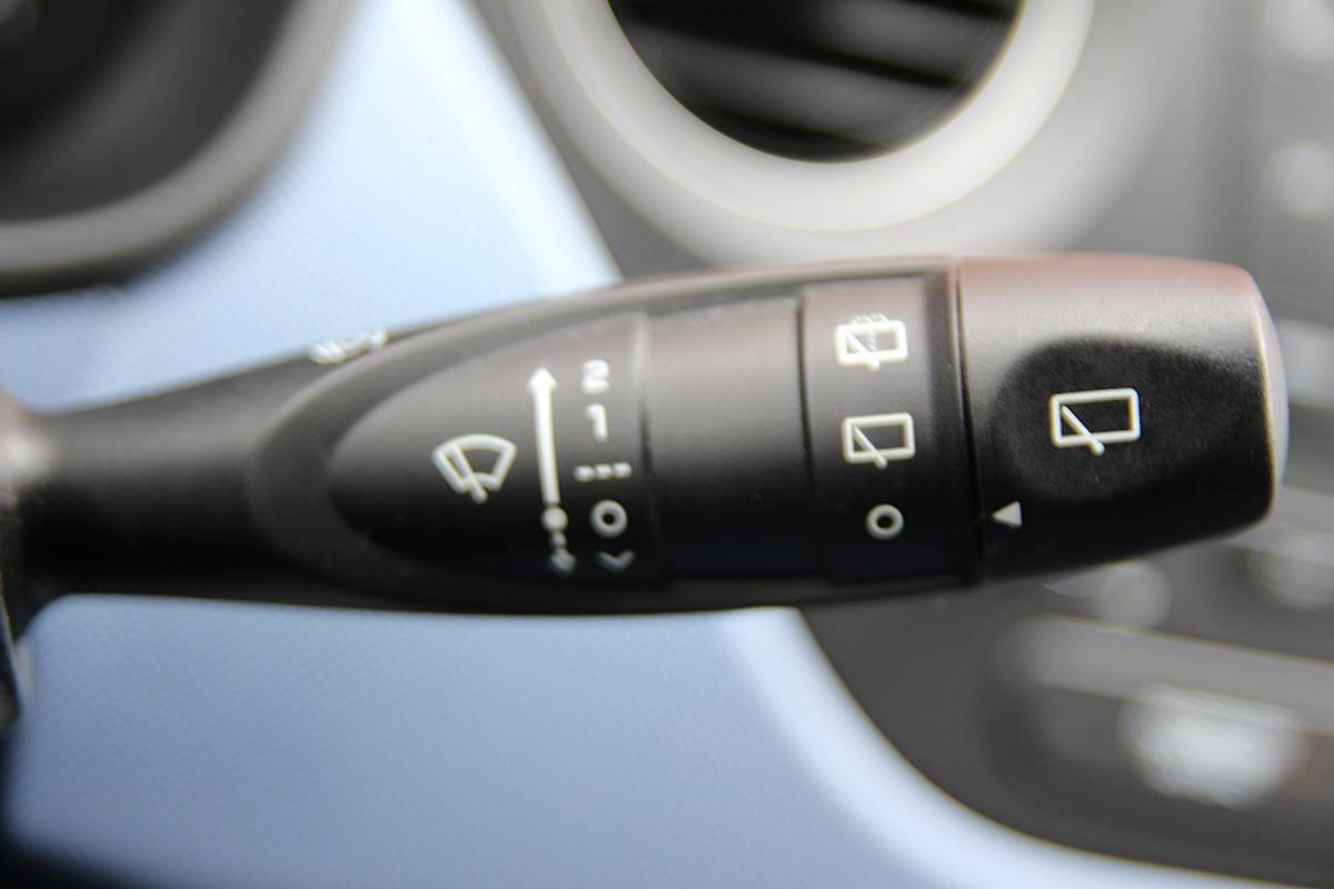 Hyundai i10 Hyundai i10 1.0i i-Motion 67pk Comfort | NL-auto | 5 deuren | Climate control | Cruise control |  Centr. deurvergr. | Elek. ramen | Radio | Stuurbekrachtiging |