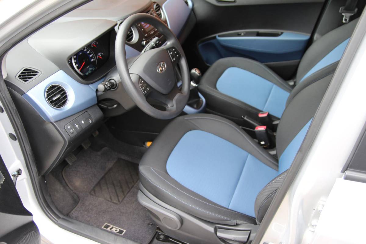 Hyundai i10 Hyundai i10 1.0i i-Motion 67pk Comfort | NL-auto | 5 deuren | Climate control | Cruise control |  Centr. deurvergr. | Elek. ramen | Radio | Stuurbekrachtiging |