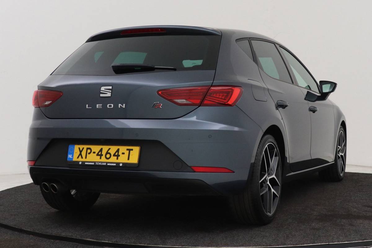 SEAT Leon Seat Leon 1.5 TSI FR Business Intense | CarPlay | Stoelverwarming | Digital Cockpit | Camera |