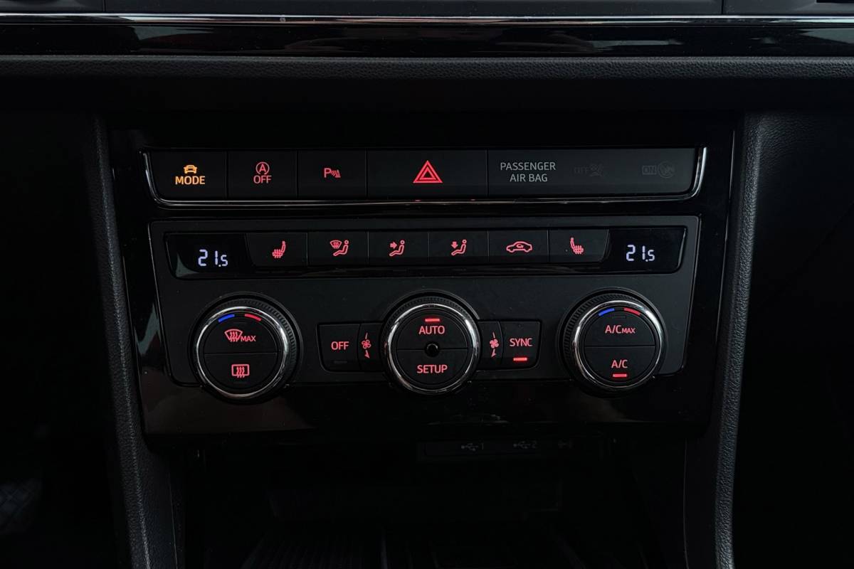 SEAT Leon Seat Leon 1.5 TSI FR Business Intense | CarPlay | Stoelverwarming | Digital Cockpit | Camera |