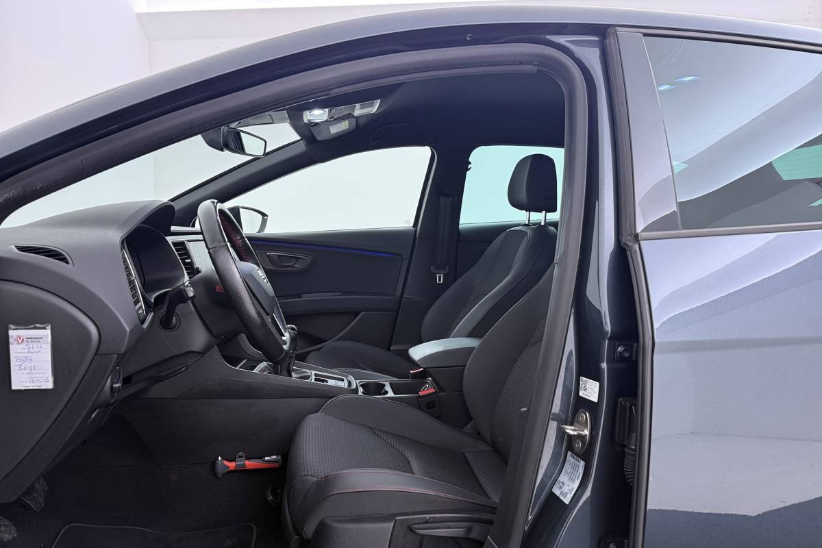 SEAT Leon Seat Leon 1.5 TSI FR Business Intense | CarPlay | Stoelverwarming | Digital Cockpit | Camera |