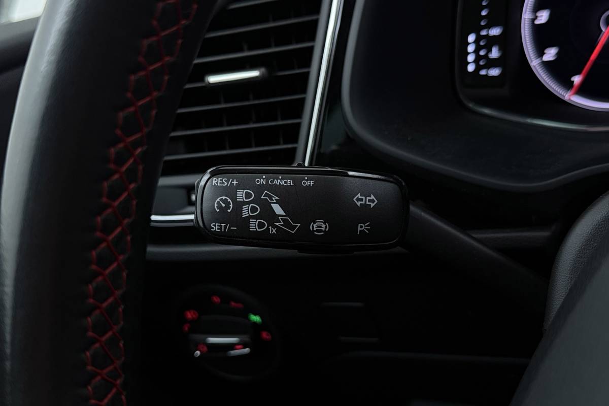SEAT Leon Seat Leon 1.5 TSI FR Business Intense | CarPlay | Stoelverwarming | Digital Cockpit | Camera |