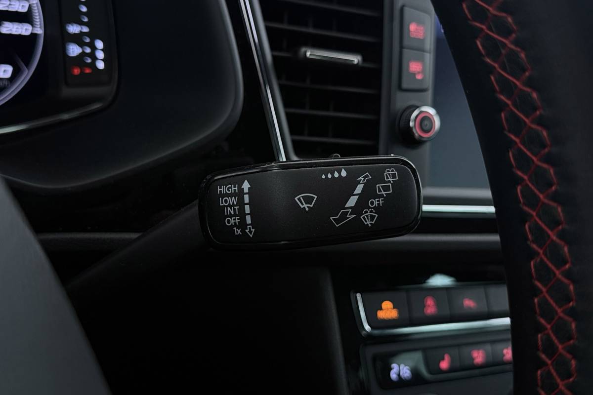 SEAT Leon Seat Leon 1.5 TSI FR Business Intense | CarPlay | Stoelverwarming | Digital Cockpit | Camera |