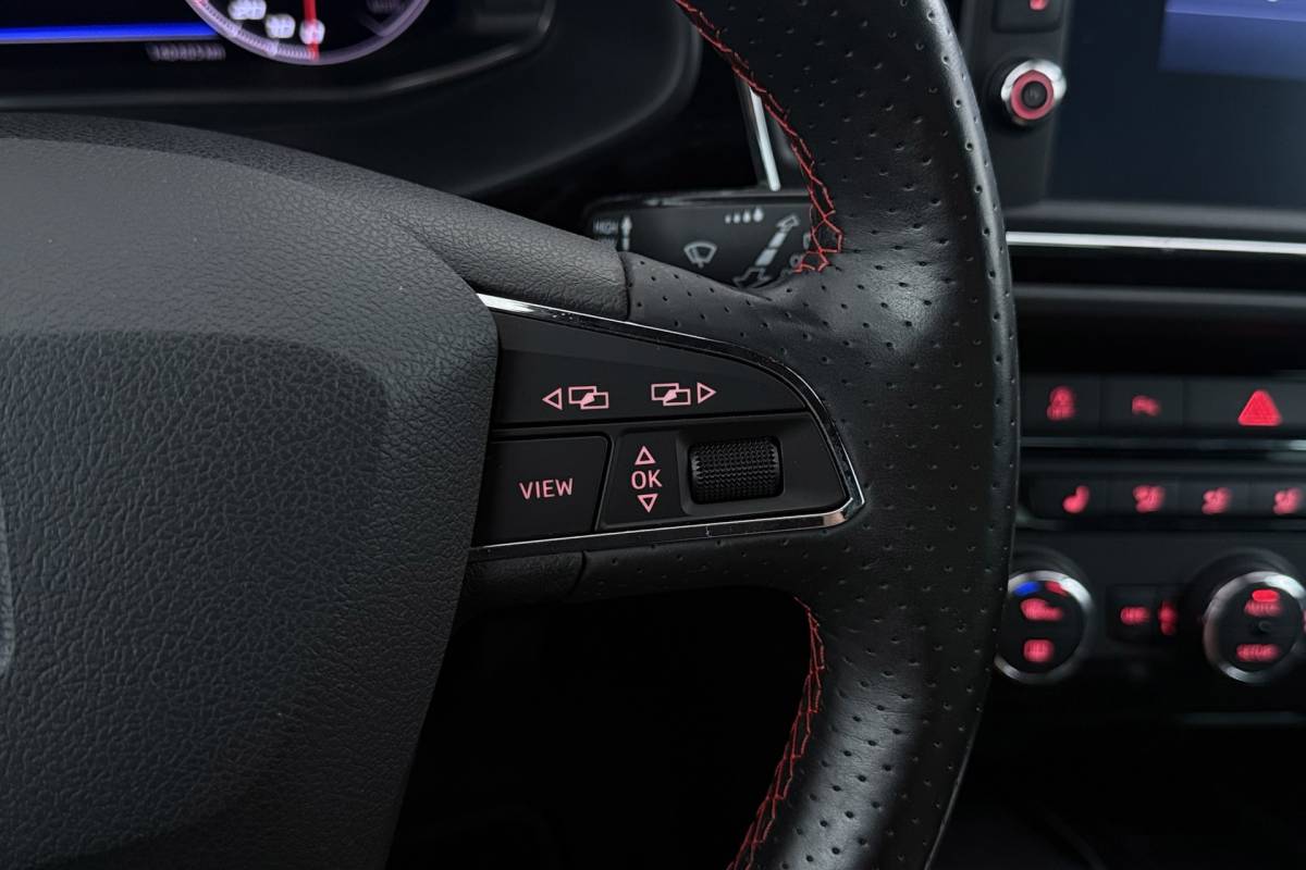 SEAT Leon Seat Leon 1.5 TSI FR Business Intense | CarPlay | Stoelverwarming | Digital Cockpit | Camera |