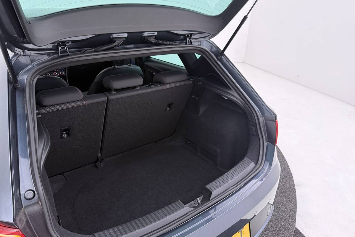 SEAT Leon Seat Leon 1.5 TSI FR Business Intense | CarPlay | Stoelverwarming | Digital Cockpit | Camera |