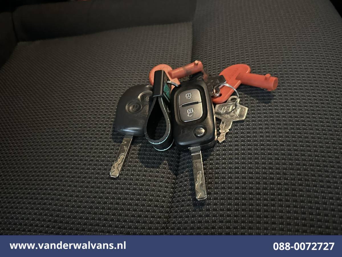 Renault Master Renault Master 2.3 dCi 164pk Bakwagen 230cm Hoog Laadklep Zijdeur Euro6 Airco | Camera | Cruisecontrol Bijrijdersbank