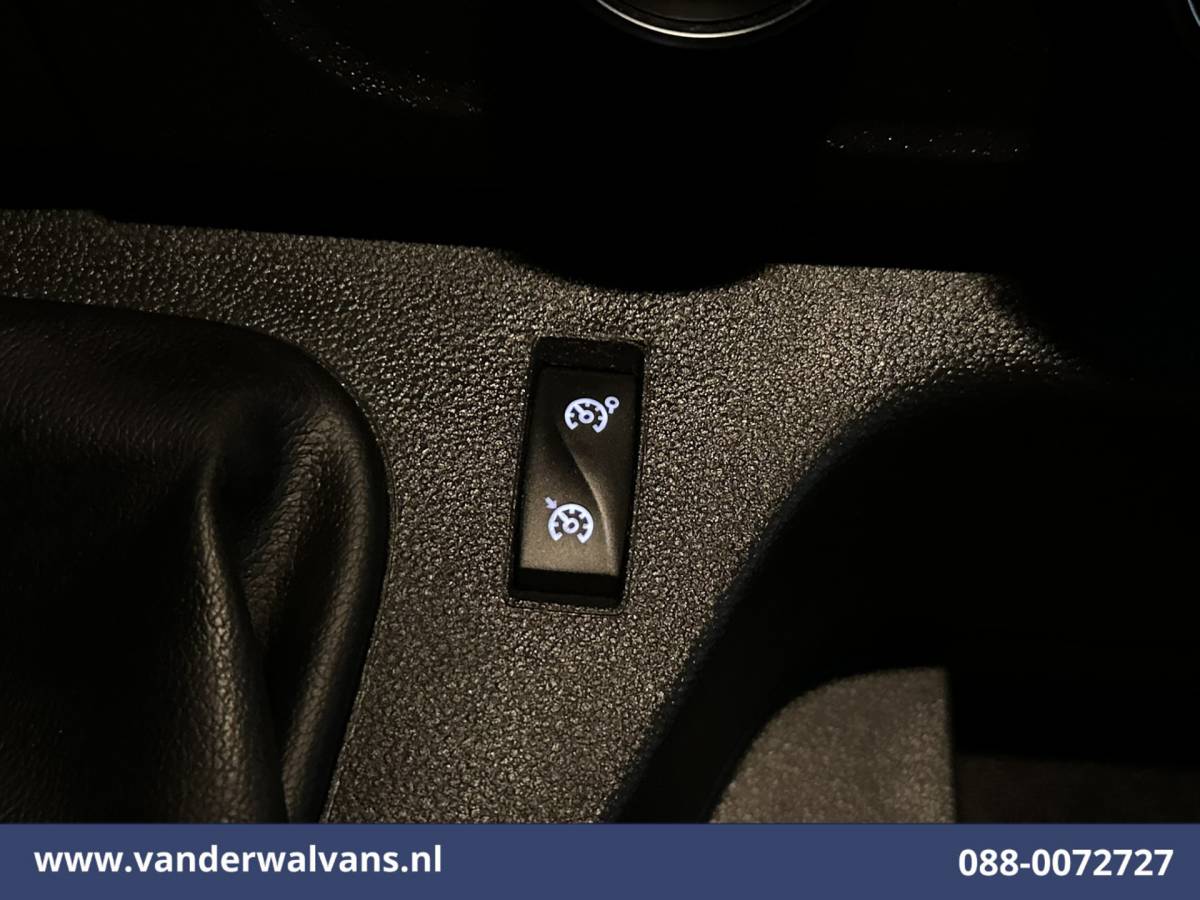 Renault Master Renault Master 2.3 dCi 164pk Bakwagen 230cm Hoog Laadklep Zijdeur Euro6 Airco | Camera | Cruisecontrol Bijrijdersbank