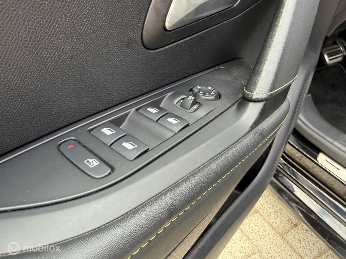 Peugeot 208 Peugeot 208 1.2 PureTech GT Line 130Pk Carplay/Winterpakket