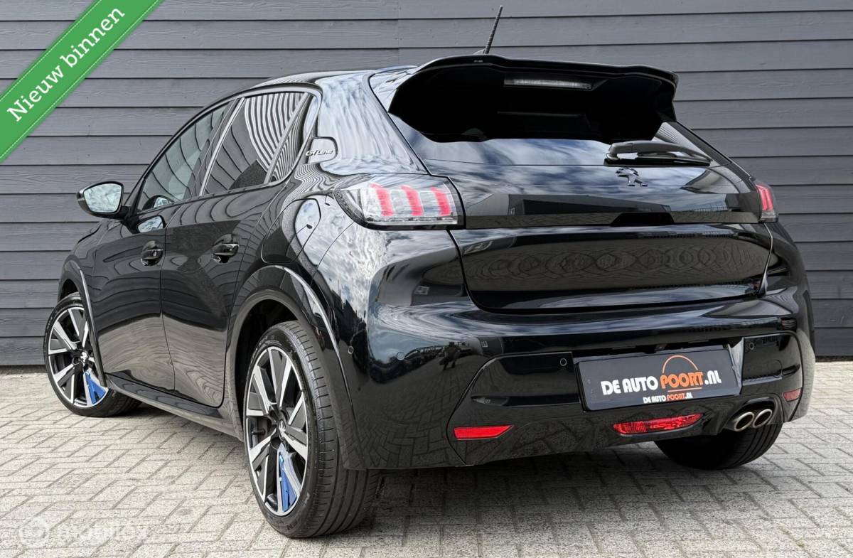 Peugeot 208 Peugeot 208 1.2 PureTech GT Line 130Pk Carplay/Winterpakket
