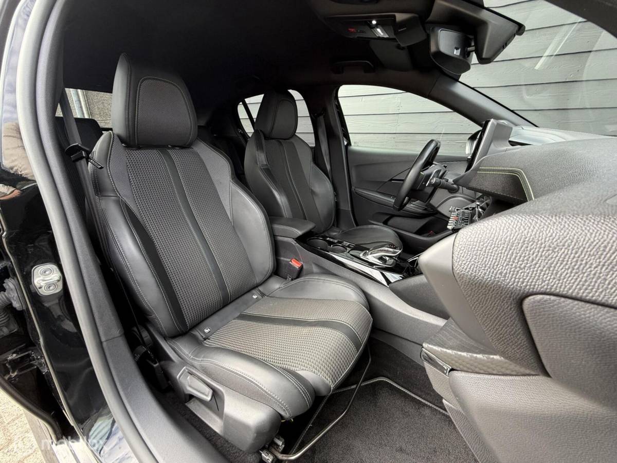 Peugeot 208 Peugeot 208 1.2 PureTech GT Line 130Pk Carplay/Winterpakket