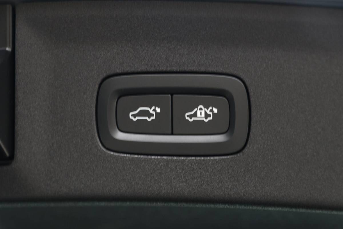 Polestar 2 Polestar 2 Standard Range Single Motor 63kWh AppleCarplay Memory Sportzetels Camera Lmv Led 39000KM BJ2023