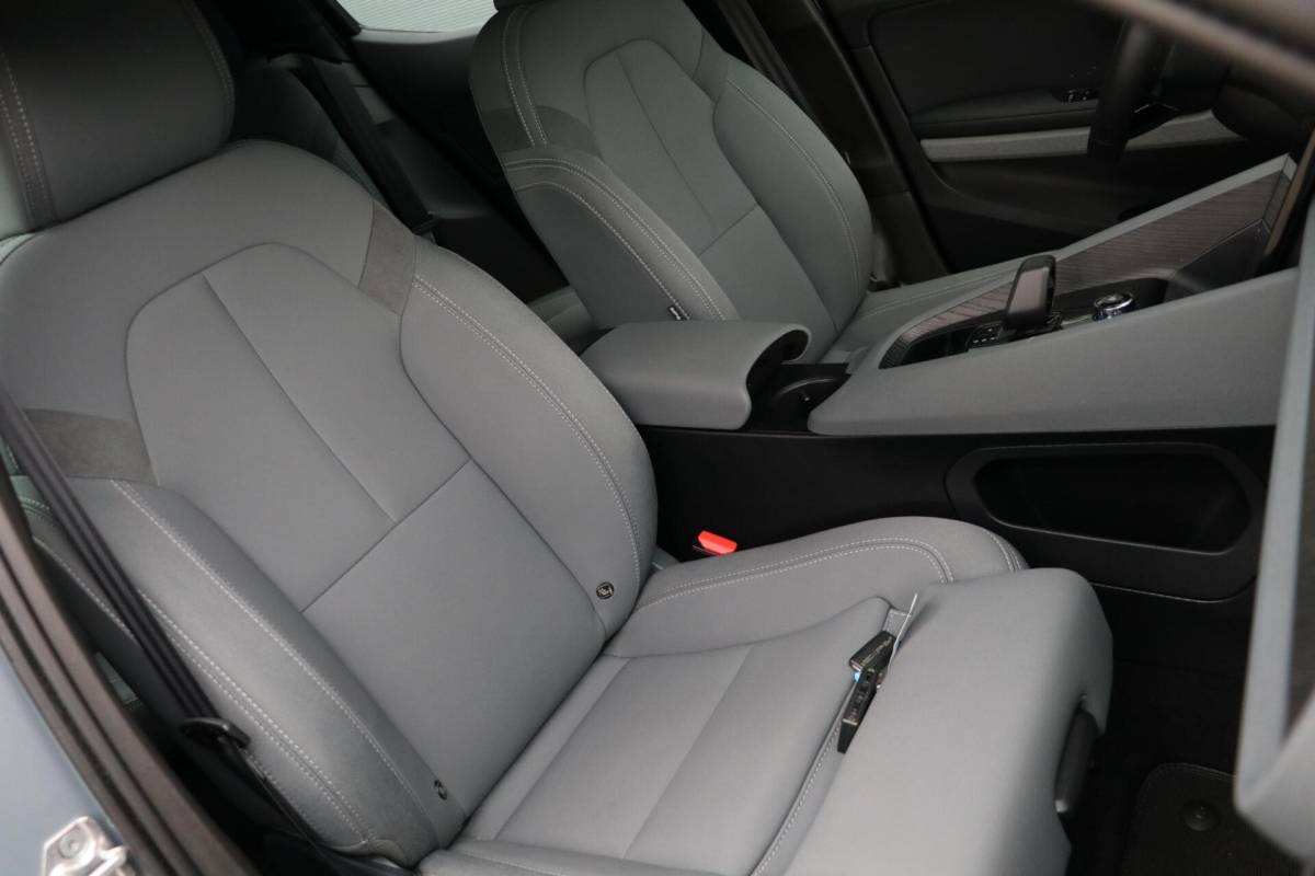 Polestar 2 Polestar 2 Standard Range Single Motor 63kWh AppleCarplay Memory Sportzetels Camera Lmv Led 39000KM BJ2023