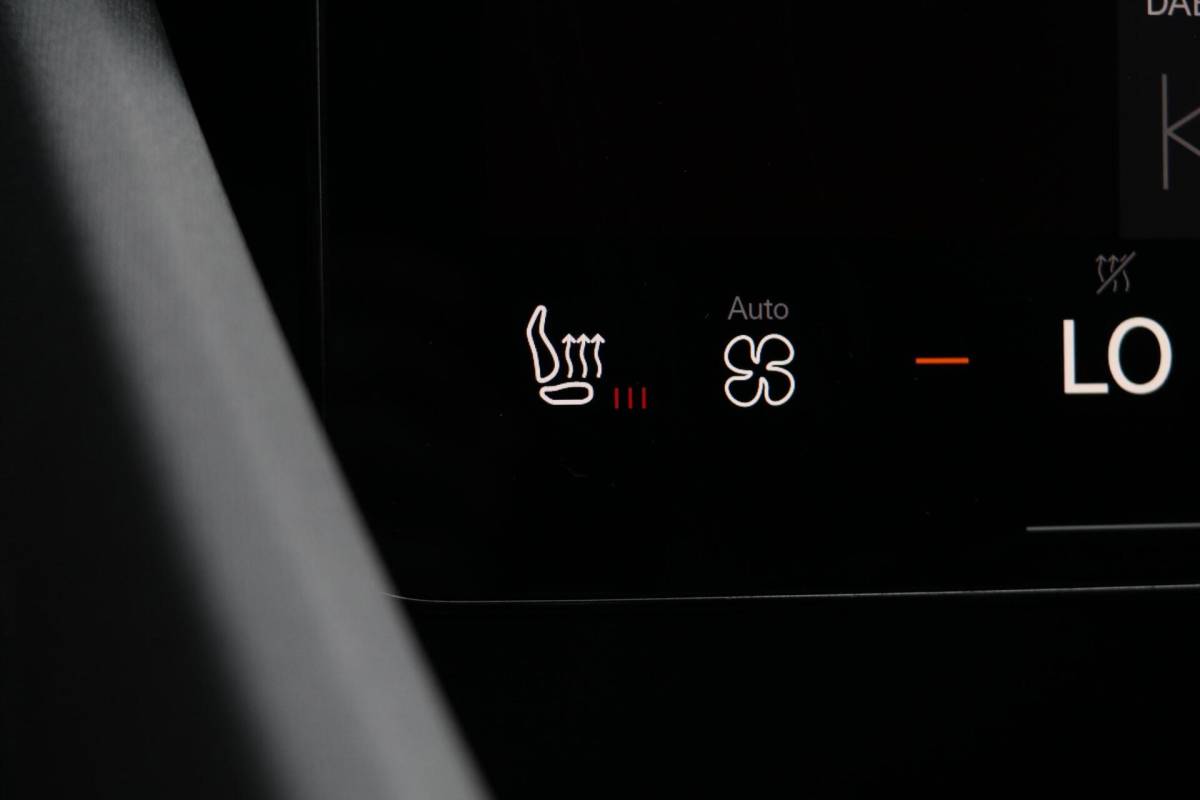 Polestar 2 Polestar 2 Standard Range Single Motor 63kWh AppleCarplay Memory Sportzetels Camera Lmv Led 39000KM BJ2023
