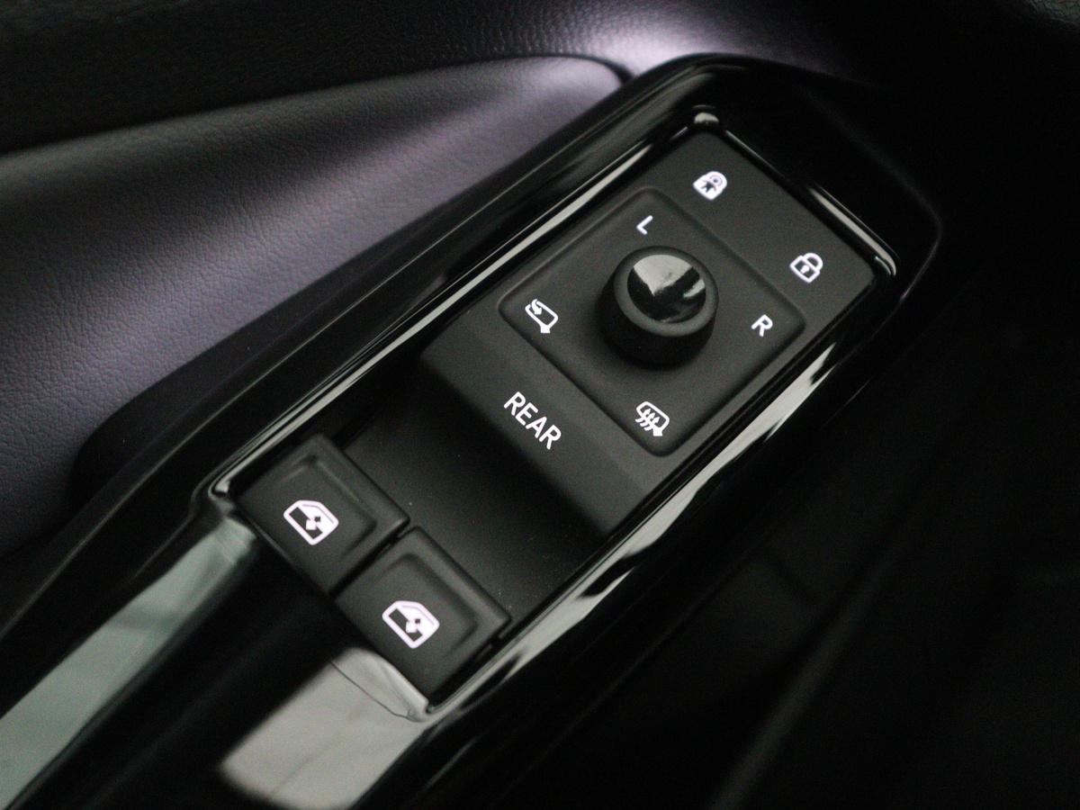Volkswagen ID.4 Volkswagen ID.4 Pro 77 kWh | SOH 95,4% | Adaptive cruise | Lane assist | Stuur/stoelverwarming | Climate control | Sfeerverlichting | Carplay | Park assist | 20″ velgen