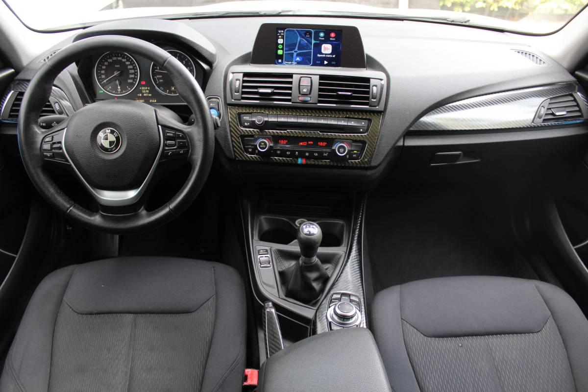 BMW 1 Serie BMW 1-serie 114i EDE Executive | Cruise controle | Parkeersensoren | Keyless start | Climate controle | Apple CarPlay/Android Auto | Angel eye LED Koplampen | 17 Inch Monaco velgen | Getinte ramen | Maxton design spoilers | Navigatie | Origineel NL Auto | NAP |
