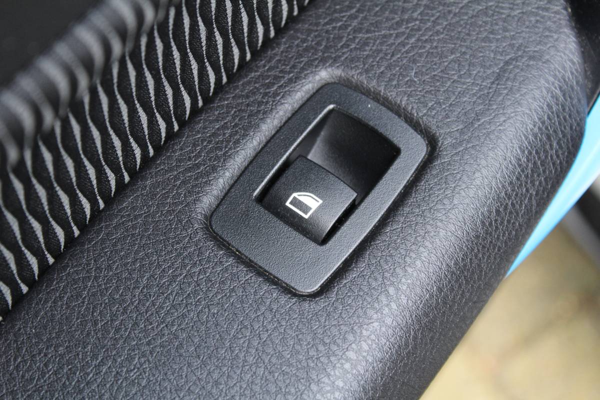 BMW 1 Serie BMW 1-serie 114i EDE Executive | Cruise controle | Parkeersensoren | Keyless start | Climate controle | Apple CarPlay/Android Auto | Angel eye LED Koplampen | 17 Inch Monaco velgen | Getinte ramen | Maxton design spoilers | Navigatie | Origineel NL Auto | NAP |