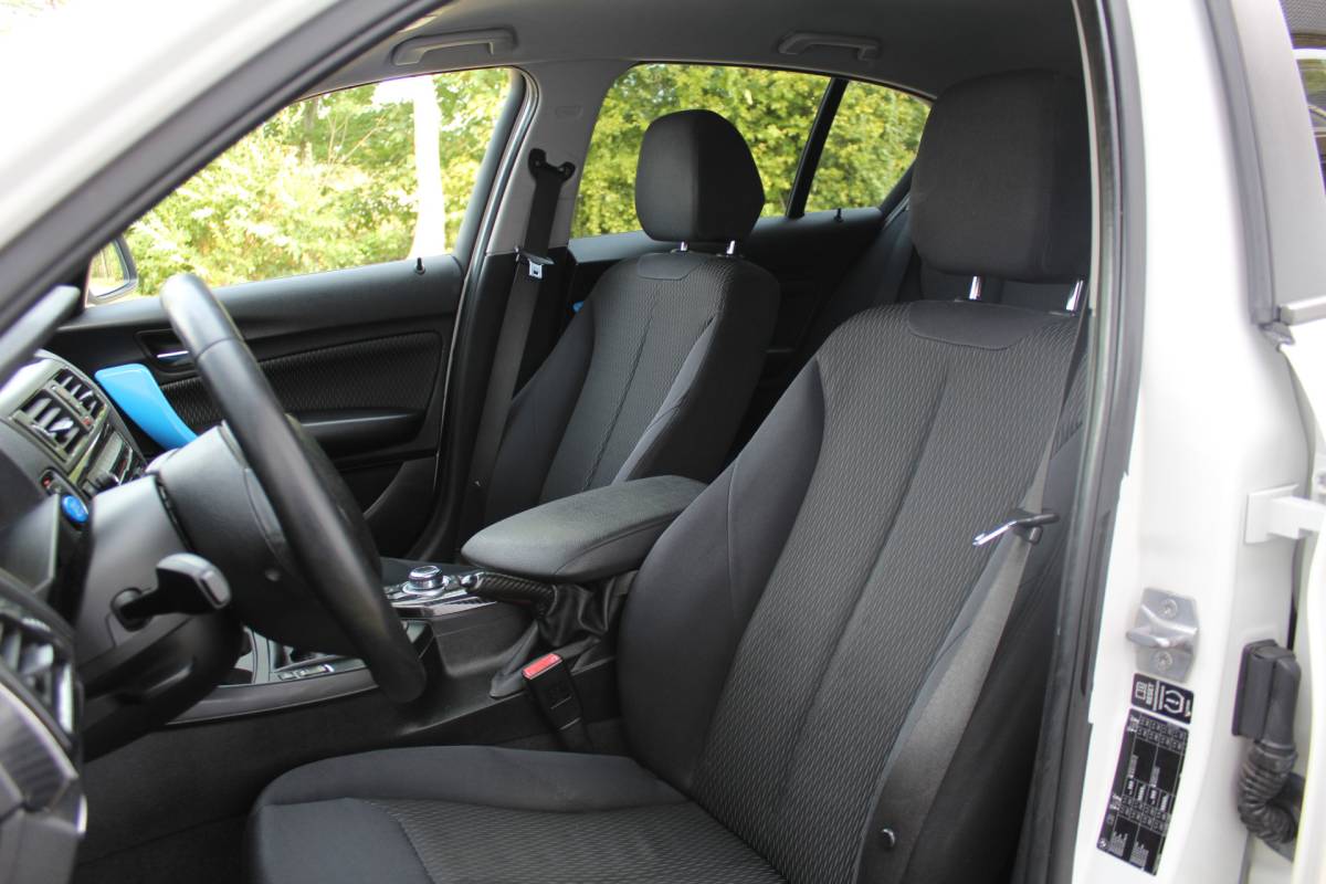 BMW 1 Serie BMW 1-serie 114i EDE Executive | Cruise controle | Parkeersensoren | Keyless start | Climate controle | Apple CarPlay/Android Auto | Angel eye LED Koplampen | 17 Inch Monaco velgen | Getinte ramen | Maxton design spoilers | Navigatie | Origineel NL Auto | NAP |