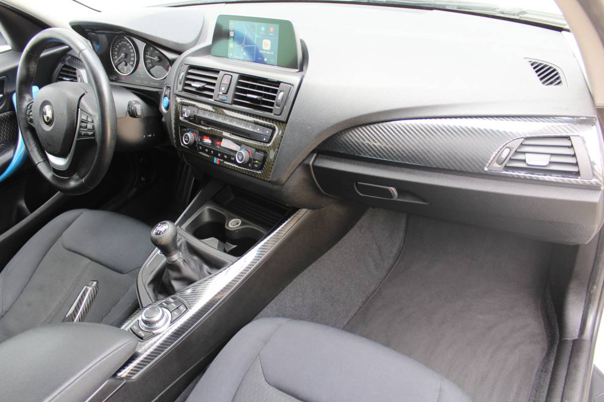 BMW 1 Serie BMW 1-serie 114i EDE Executive | Cruise controle | Parkeersensoren | Keyless start | Climate controle | Apple CarPlay/Android Auto | Angel eye LED Koplampen | 17 Inch Monaco velgen | Getinte ramen | Maxton design spoilers | Navigatie | Origineel NL Auto | NAP |