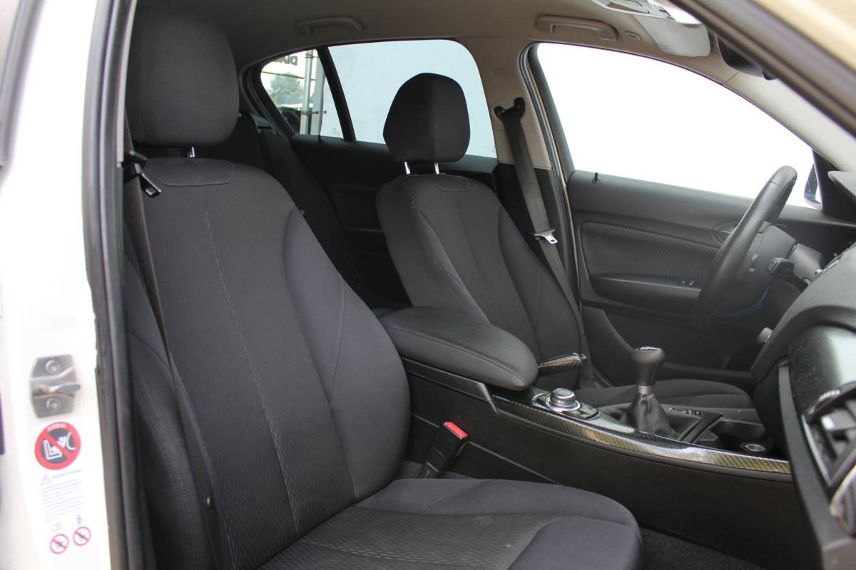 BMW 1 Serie BMW 1-serie 114i EDE Executive | Cruise controle | Parkeersensoren | Keyless start | Climate controle | Apple CarPlay/Android Auto | Angel eye LED Koplampen | 17 Inch Monaco velgen | Getinte ramen | Maxton design spoilers | Navigatie | Origineel NL Auto | NAP |