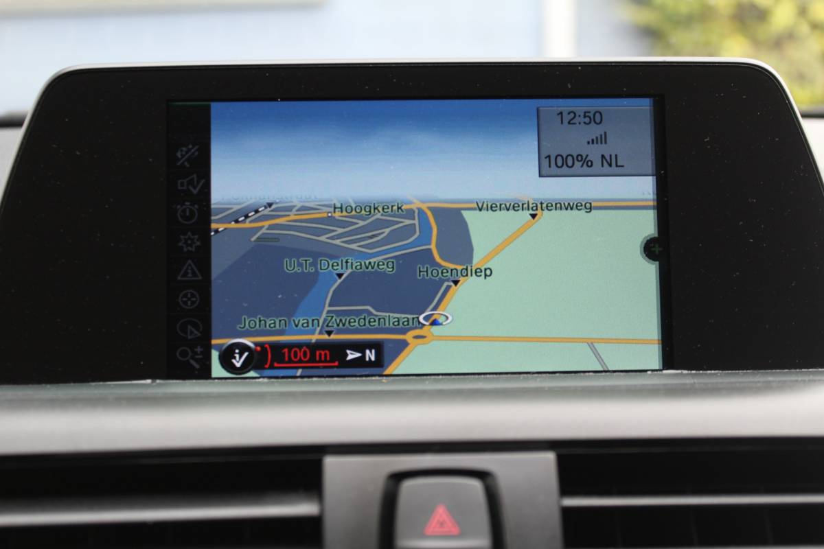 BMW 1 Serie BMW 1-serie 114i EDE Executive | Cruise controle | Parkeersensoren | Keyless start | Climate controle | Apple CarPlay/Android Auto | Angel eye LED Koplampen | 17 Inch Monaco velgen | Getinte ramen | Maxton design spoilers | Navigatie | Origineel NL Auto | NAP |
