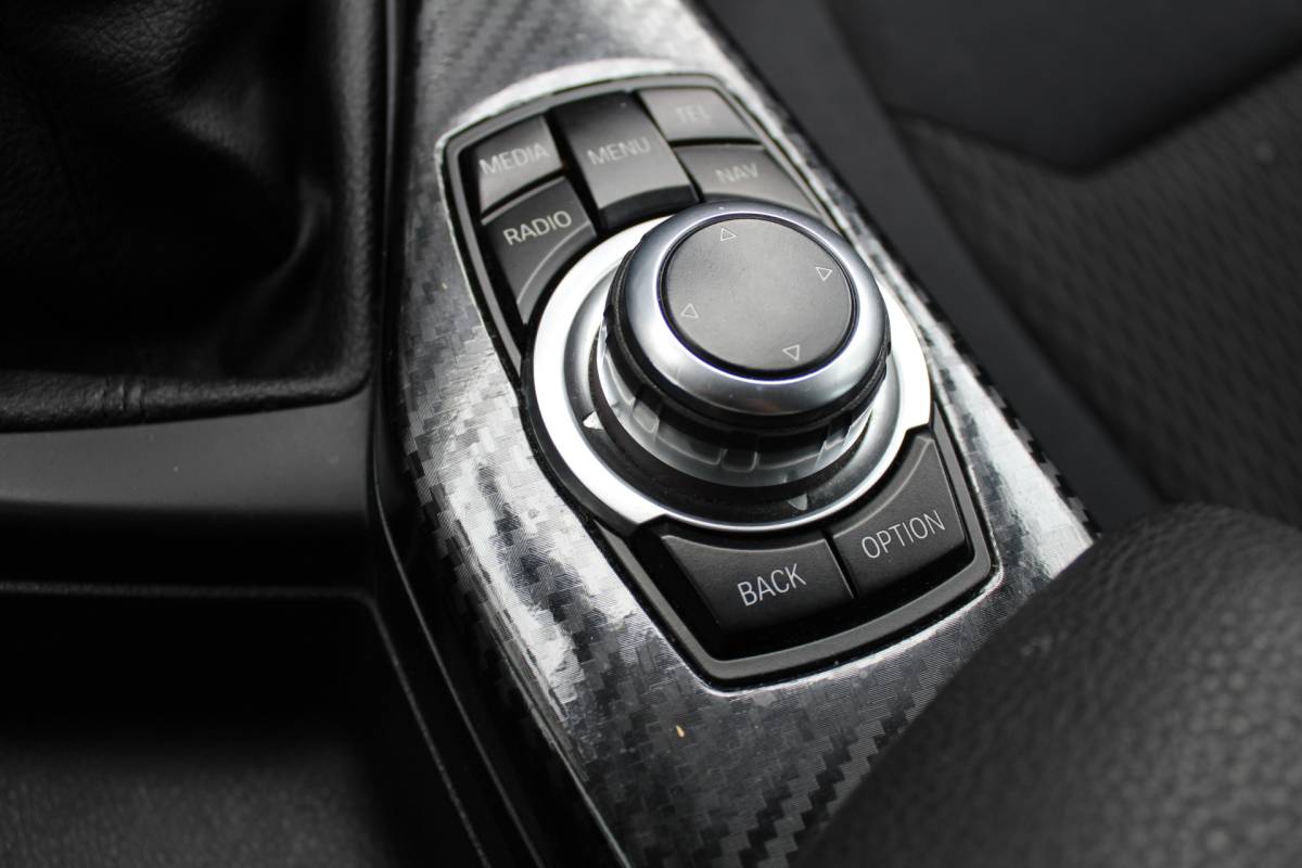 BMW 1 Serie BMW 1-serie 114i EDE Executive | Cruise controle | Parkeersensoren | Keyless start | Climate controle | Apple CarPlay/Android Auto | Angel eye LED Koplampen | 17 Inch Monaco velgen | Getinte ramen | Maxton design spoilers | Navigatie | Origineel NL Auto | NAP |