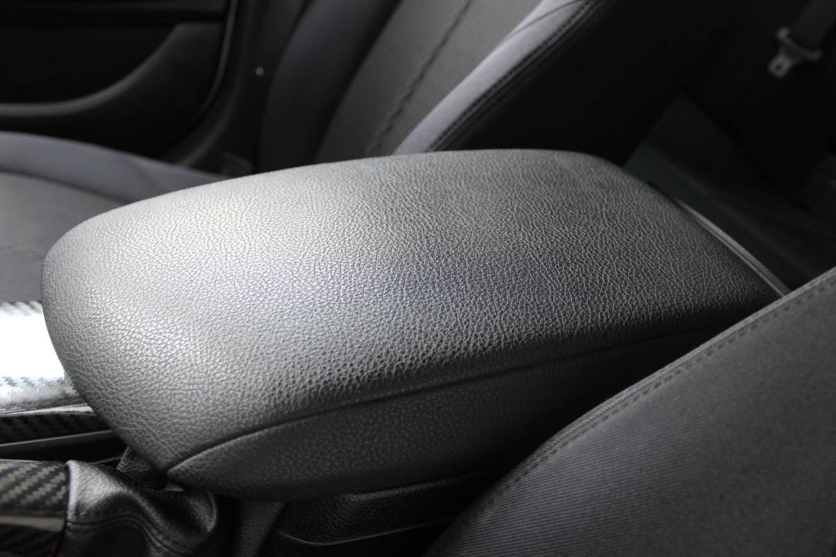 BMW 1 Serie BMW 1-serie 114i EDE Executive | Cruise controle | Parkeersensoren | Keyless start | Climate controle | Apple CarPlay/Android Auto | Angel eye LED Koplampen | 17 Inch Monaco velgen | Getinte ramen | Maxton design spoilers | Navigatie | Origineel NL Auto | NAP |