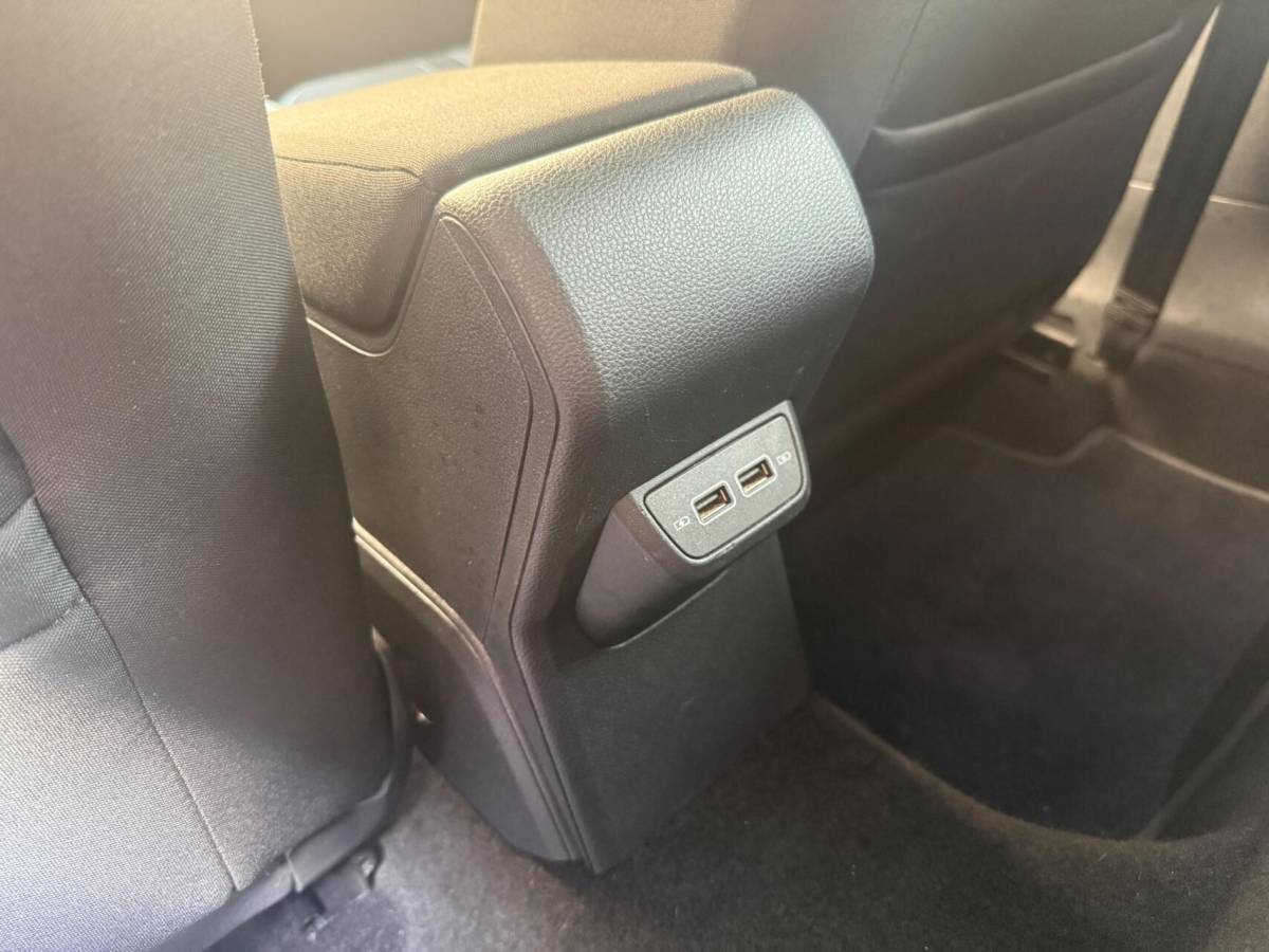Volkswagen Polo Volkswagen Polo 1.0 TSI Highline R-line Apple CarPlay/Android Auto | Achteruitrijcamera | Adaptieve cruise control | Climate control | DAB ontvanger | Digitale cockpit | Getint glas | Stoelverwarming | Parkeersensoren voor en achter