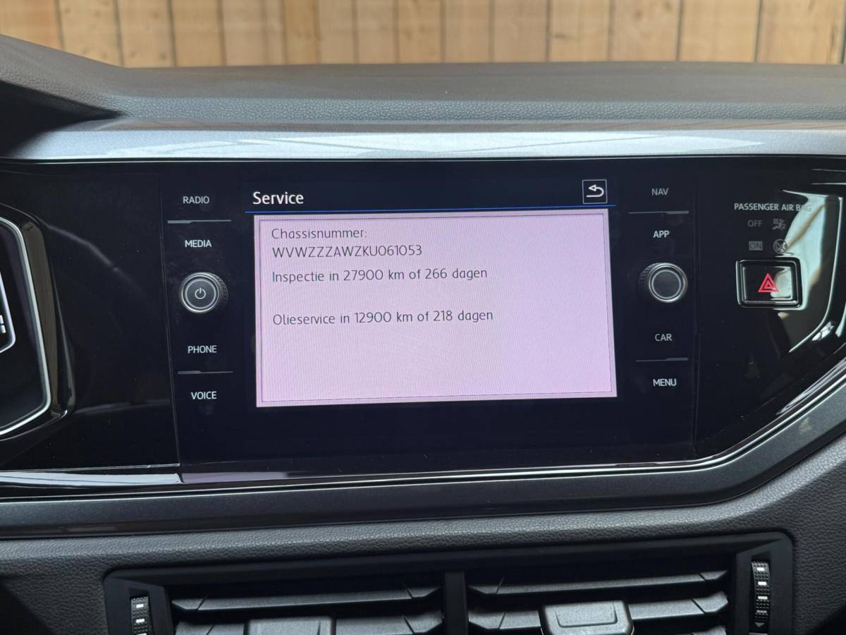 Volkswagen Polo Volkswagen Polo 1.0 TSI Highline R-line Apple CarPlay/Android Auto | Achteruitrijcamera | Adaptieve cruise control | Climate control | DAB ontvanger | Digitale cockpit | Getint glas | Stoelverwarming | Parkeersensoren voor en achter