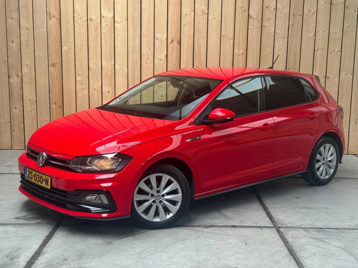 Volkswagen Polo Volkswagen Polo 1.0 TSI Highline R-line Apple CarPlay/Android Auto | Achteruitrijcamera | Adaptieve cruise control | Climate control | DAB ontvanger | Digitale cockpit | Getint glas | Stoelverwarming | Parkeersensoren voor en achter