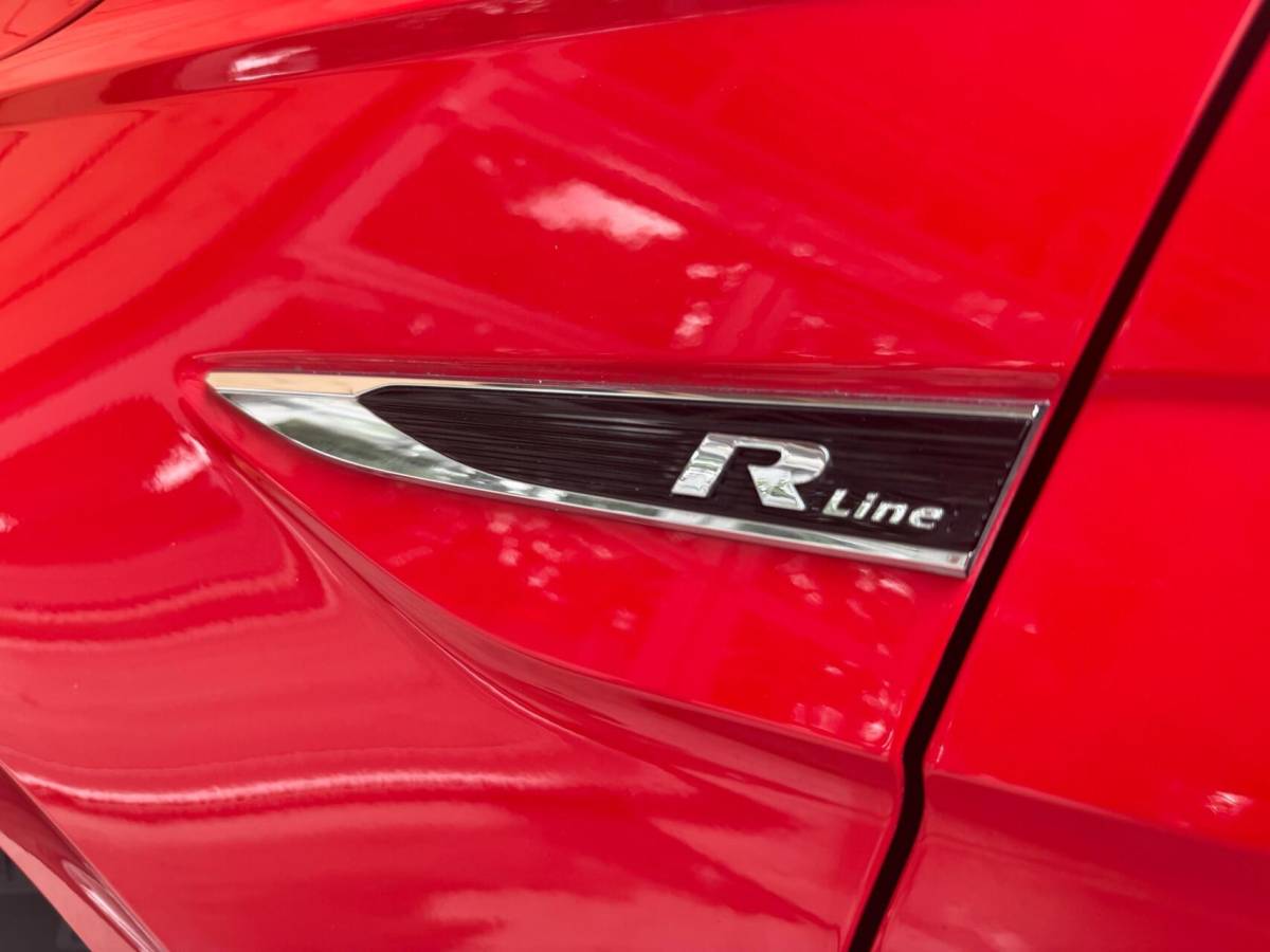 Volkswagen Polo Volkswagen Polo 1.0 TSI Highline R-line Apple CarPlay/Android Auto | Achteruitrijcamera | Adaptieve cruise control | Climate control | DAB ontvanger | Digitale cockpit | Getint glas | Stoelverwarming | Parkeersensoren voor en achter