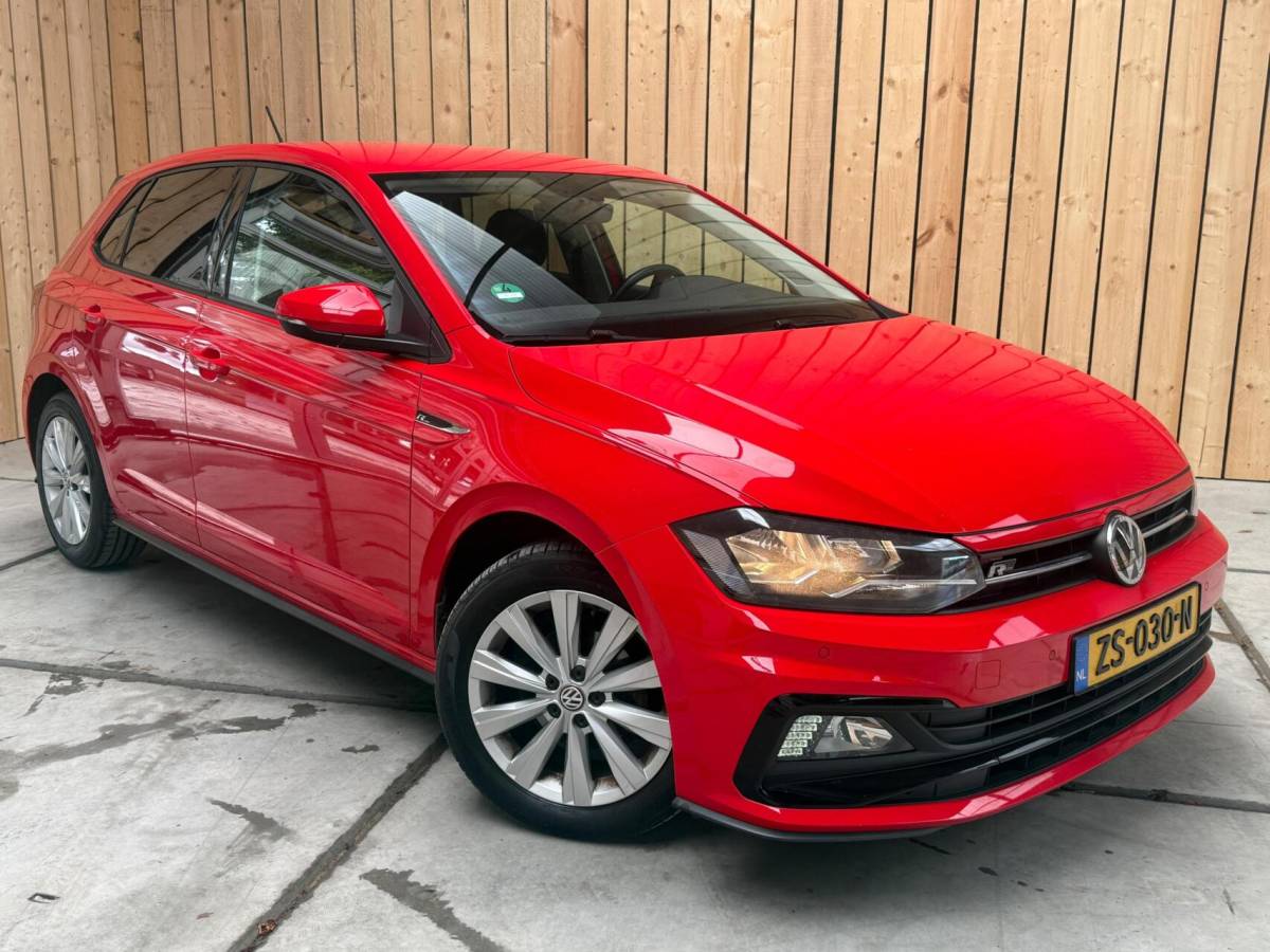 Volkswagen Polo Volkswagen Polo 1.0 TSI Highline R-line Apple CarPlay/Android Auto | Achteruitrijcamera | Adaptieve cruise control | Climate control | DAB ontvanger | Digitale cockpit | Getint glas | Stoelverwarming | Parkeersensoren voor en achter