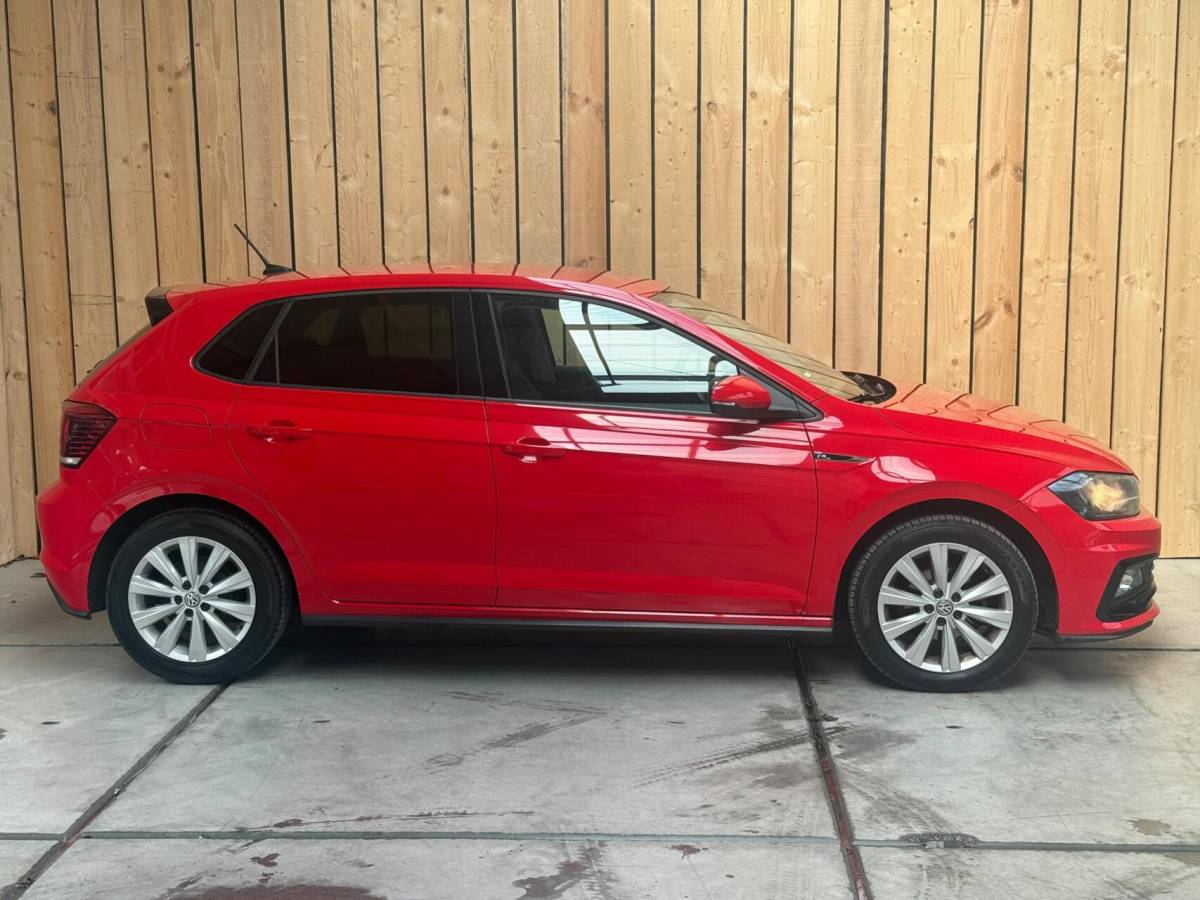 Volkswagen Polo Volkswagen Polo 1.0 TSI Highline R-line Apple CarPlay/Android Auto | Achteruitrijcamera | Adaptieve cruise control | Climate control | DAB ontvanger | Digitale cockpit | Getint glas | Stoelverwarming | Parkeersensoren voor en achter