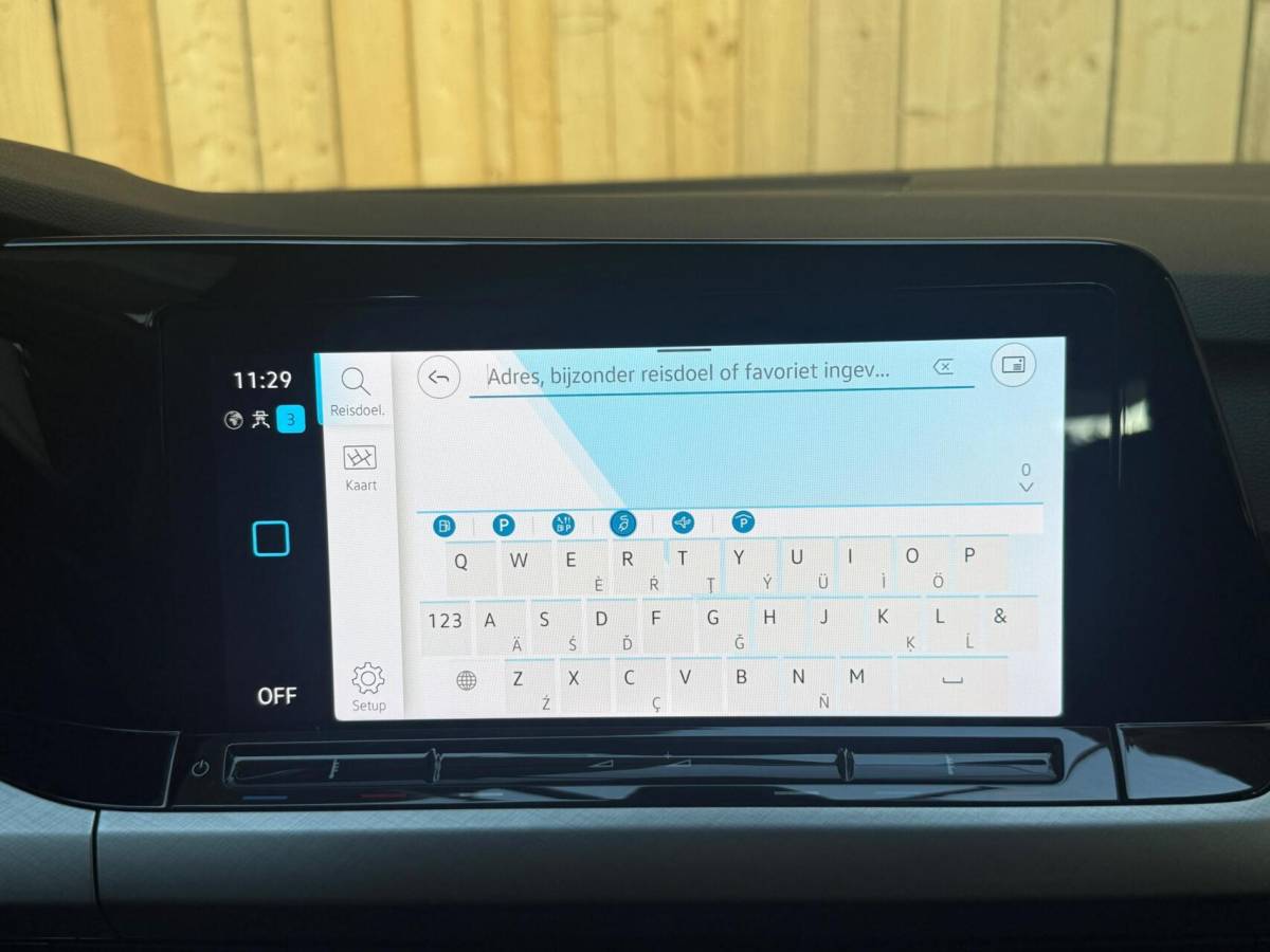 Volkswagen Golf Volkswagen Golf Variant 1.0 TSI Life Achteruitrijcamera | Apple CarPlay/Android Auto | Adaptieve cruise control | Climate control | LED verlichting | Navigatiesysteem | Parkeersensoren voor en achter