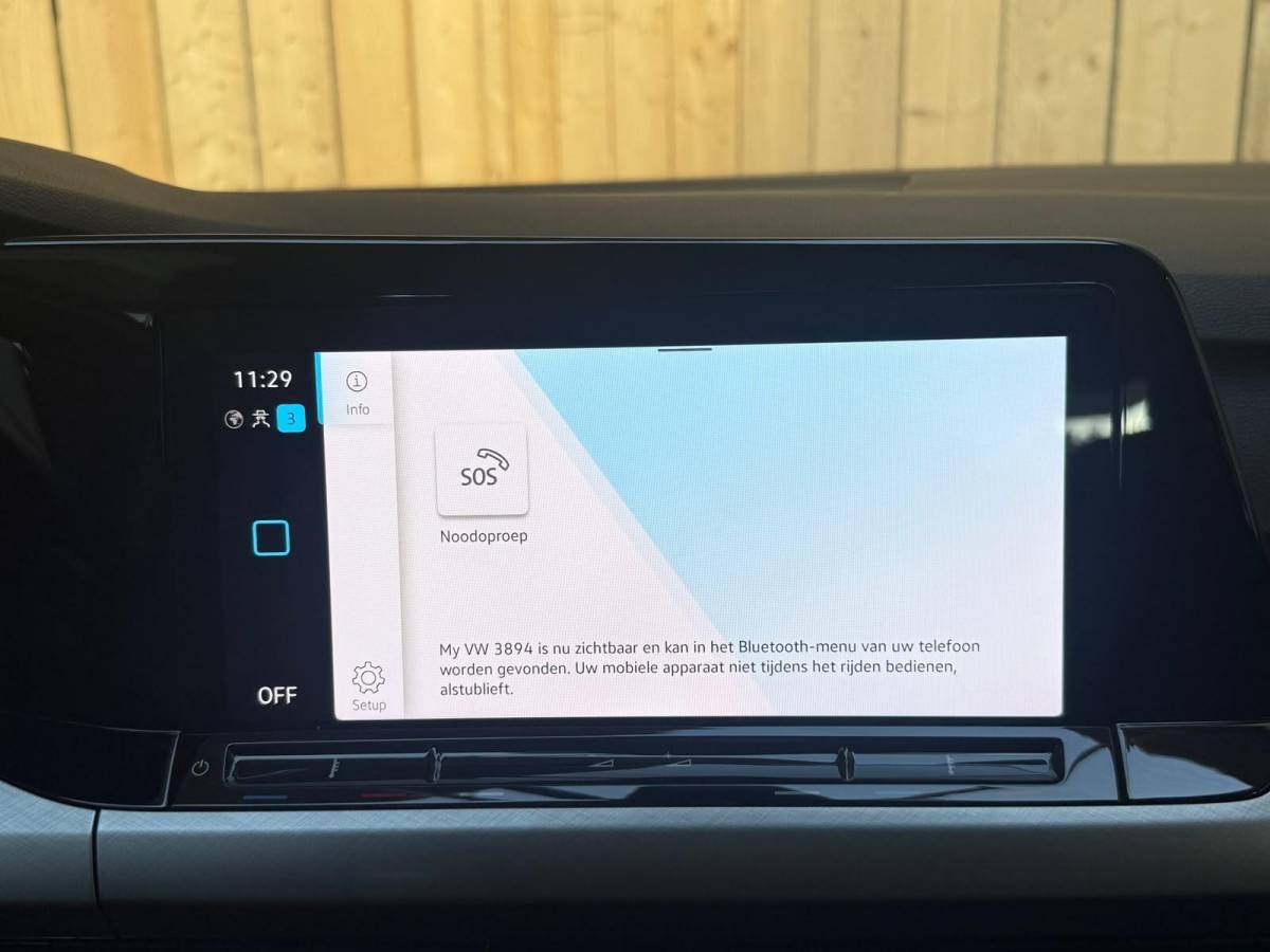 Volkswagen Golf Volkswagen Golf Variant 1.0 TSI Life Achteruitrijcamera | Apple CarPlay/Android Auto | Adaptieve cruise control | Climate control | LED verlichting | Navigatiesysteem | Parkeersensoren voor en achter