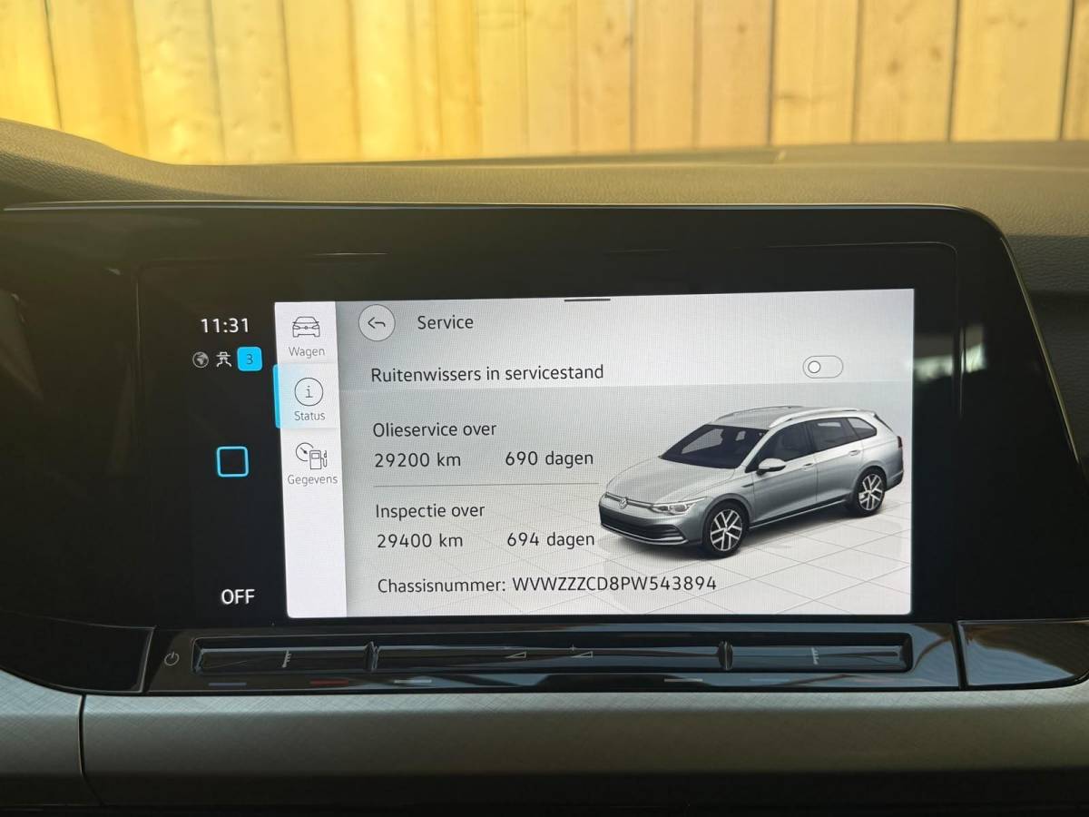 Volkswagen Golf Volkswagen Golf Variant 1.0 TSI Life Achteruitrijcamera | Apple CarPlay/Android Auto | Adaptieve cruise control | Climate control | LED verlichting | Navigatiesysteem | Parkeersensoren voor en achter