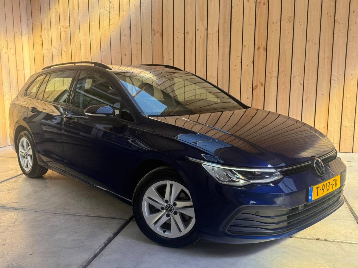 Volkswagen Golf Volkswagen Golf Variant 1.0 TSI Life Achteruitrijcamera | Apple CarPlay/Android Auto | Adaptieve cruise control | Climate control | LED verlichting | Navigatiesysteem | Parkeersensoren voor en achter
