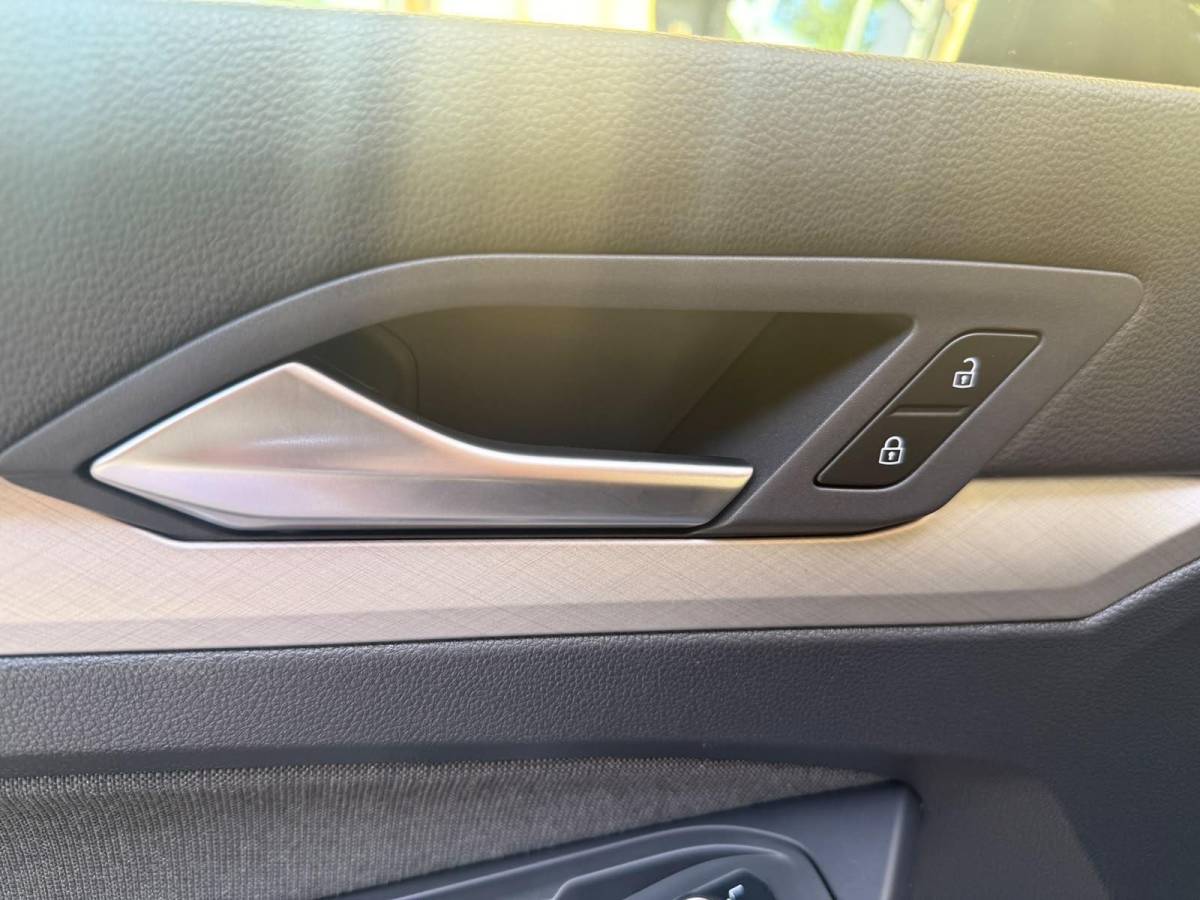 Volkswagen Golf Volkswagen Golf Variant 1.0 TSI Life Achteruitrijcamera | Apple CarPlay/Android Auto | Adaptieve cruise control | Climate control | LED verlichting | Navigatiesysteem | Parkeersensoren voor en achter